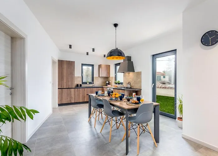 Isabela By Interhome Vikendica