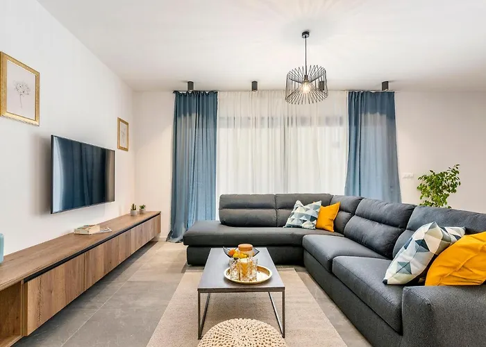 Isabela By Interhome Semesterbostad